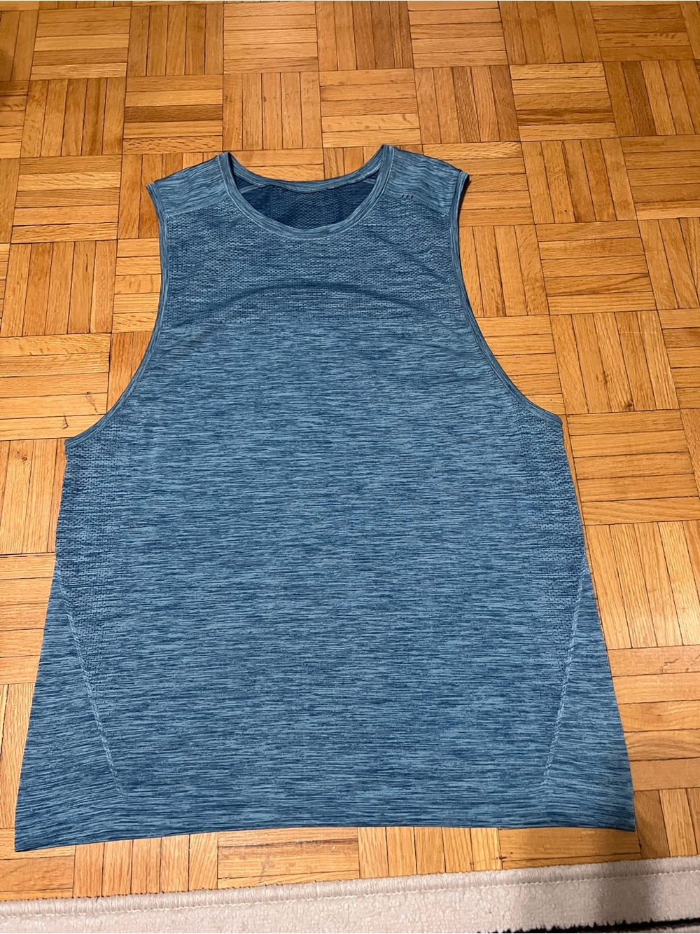 Lululemon men’s muscle tank